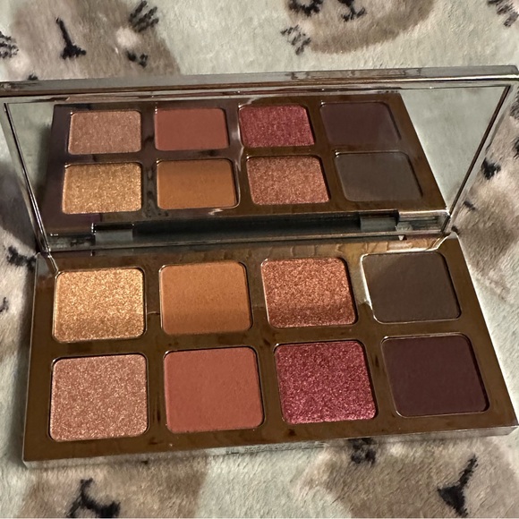 Il Makiage Color Boss Master Palette in Treat Yo Self. NIB